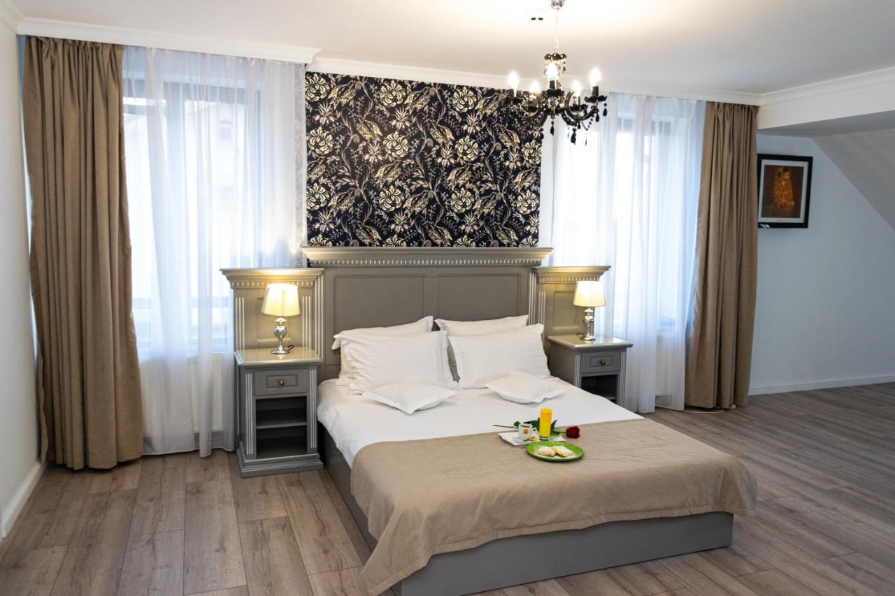 Carul Din Stele Hotel Cotofenii din Fata Ngoại thất bức ảnh