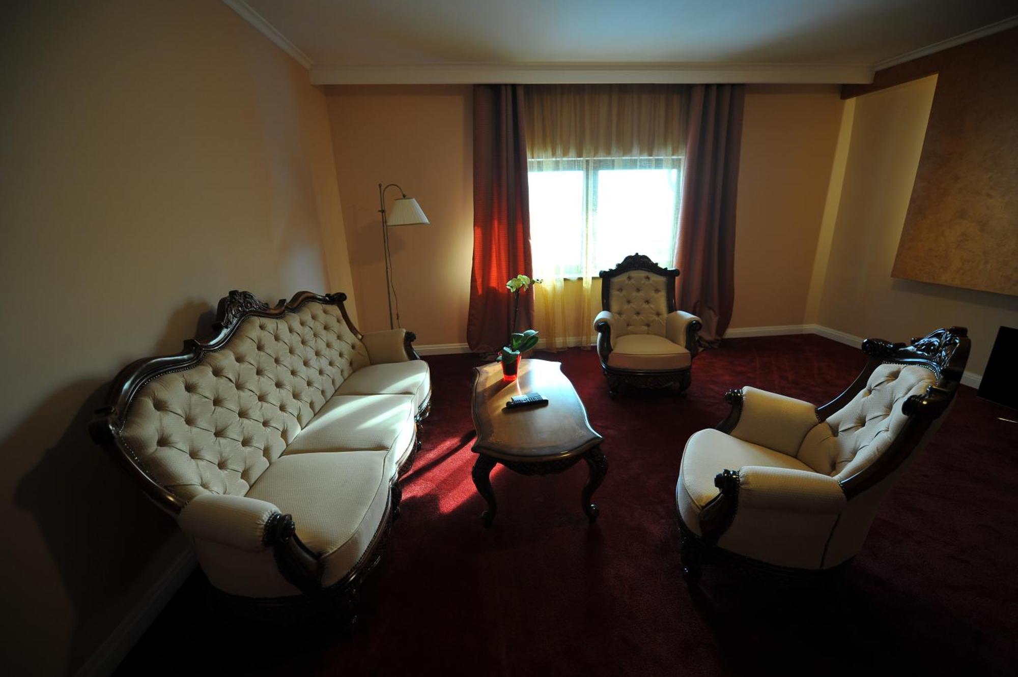 Carul Din Stele Hotel Cotofenii din Fata Ngoại thất bức ảnh
