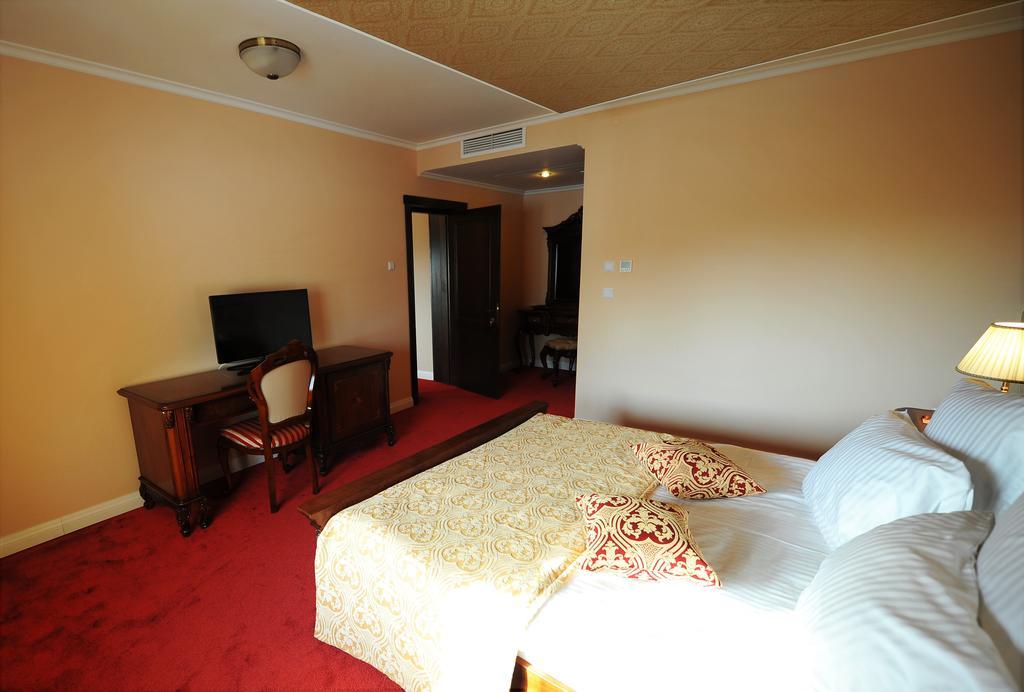 Carul Din Stele Hotel Cotofenii din Fata Ngoại thất bức ảnh